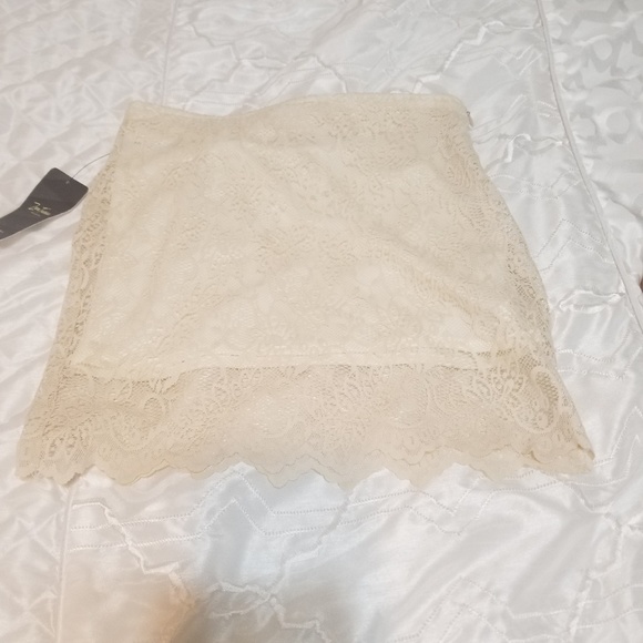 NWT Zara Trafaluc Collection Lace Shorts - Picture 2 of 6